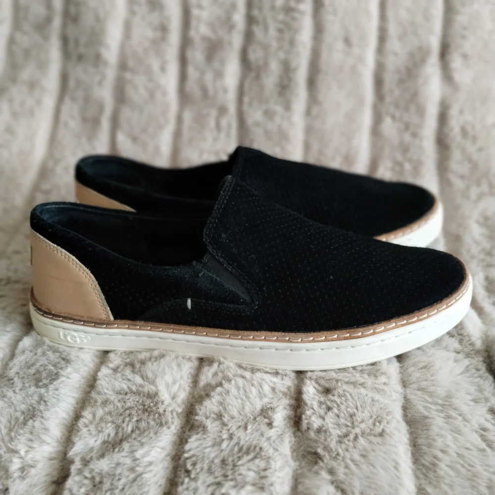 UGG Slip-On Sneakers Black Perforated Leather Casual Shoes Women’s 7.5